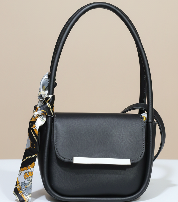 Black crossbody handbag – front view stylish design، daily use ke liye perfect